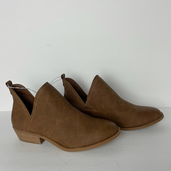 Universal Thread Tan Brown Faux Leather Ankle Cutout Boots size 11 NWOT - Picture 2 of 6